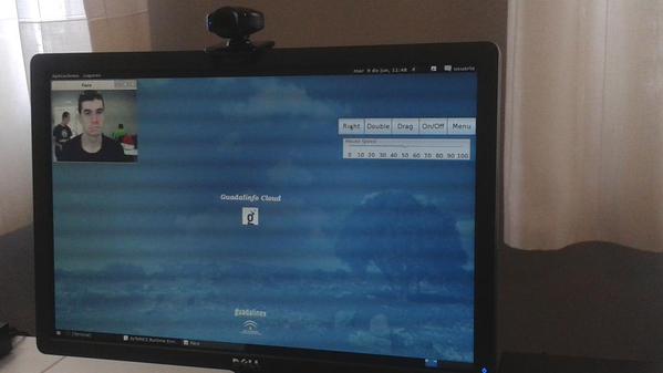 Implantación de un ratón óptico en un equipo adaptado de un centro Guadalinfo.